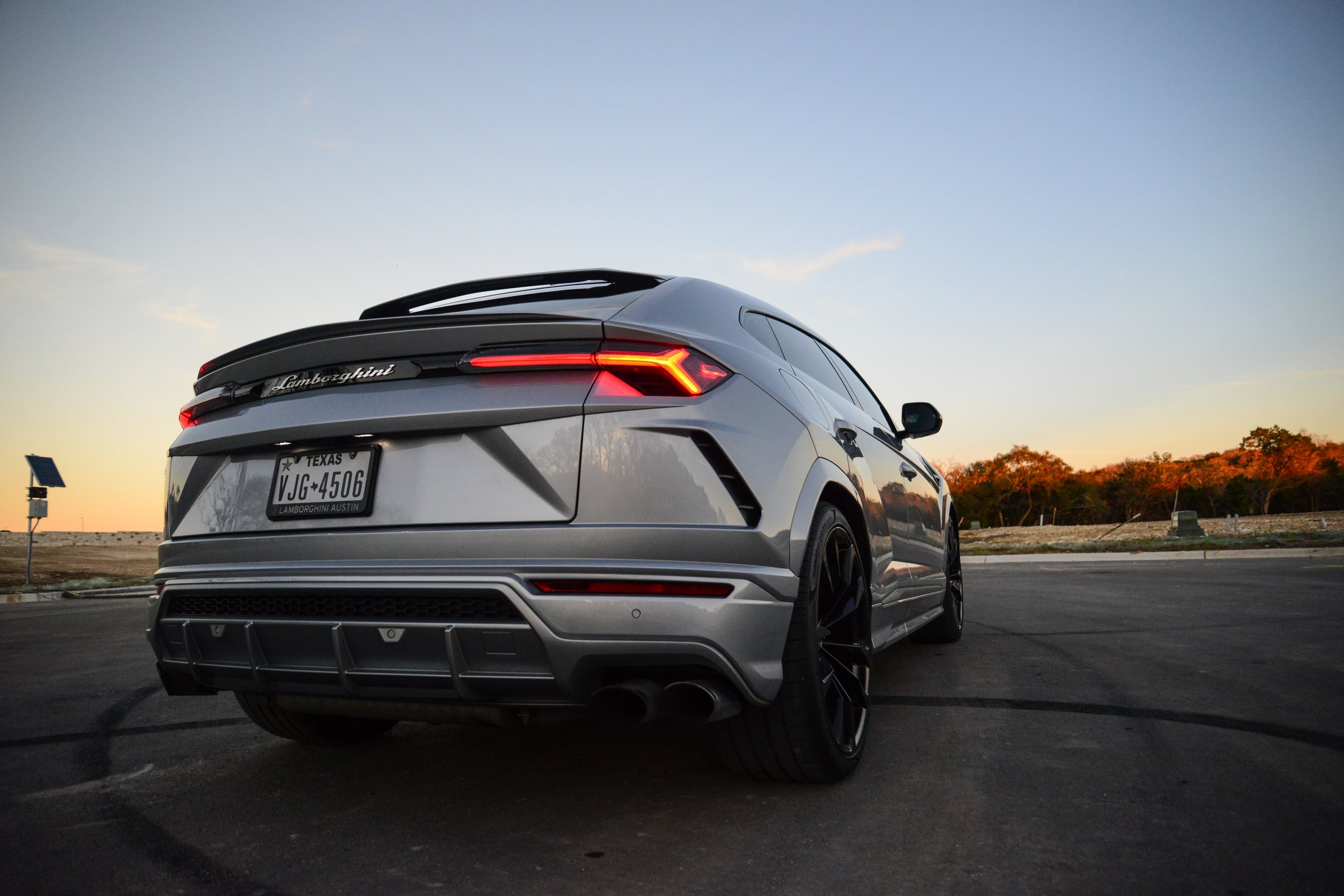 Lamborghini Urus ceramic gloss detail